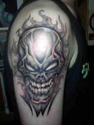 nice-skull-tattoo-on-upper-arm