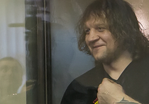 Жертва Емельяненко, выходящего по УДО, заявила : «Он придет ко мне!»