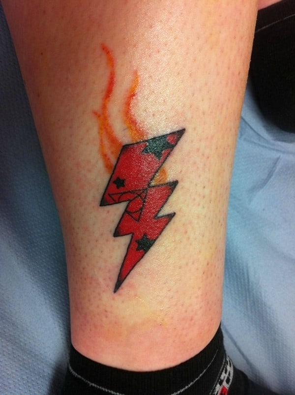 Unique-lightning-tattoo-idea-on-calf