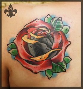 Художественная татуировка "Роза" от Александра Соды.
