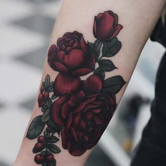 что означает розы тату